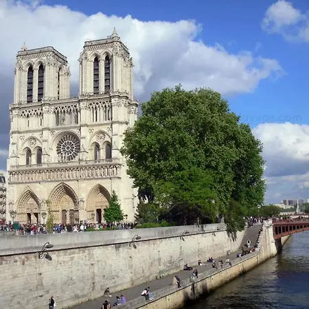 アパート Imhost 8 - Lovely At St Michel-notre Dame パリ
